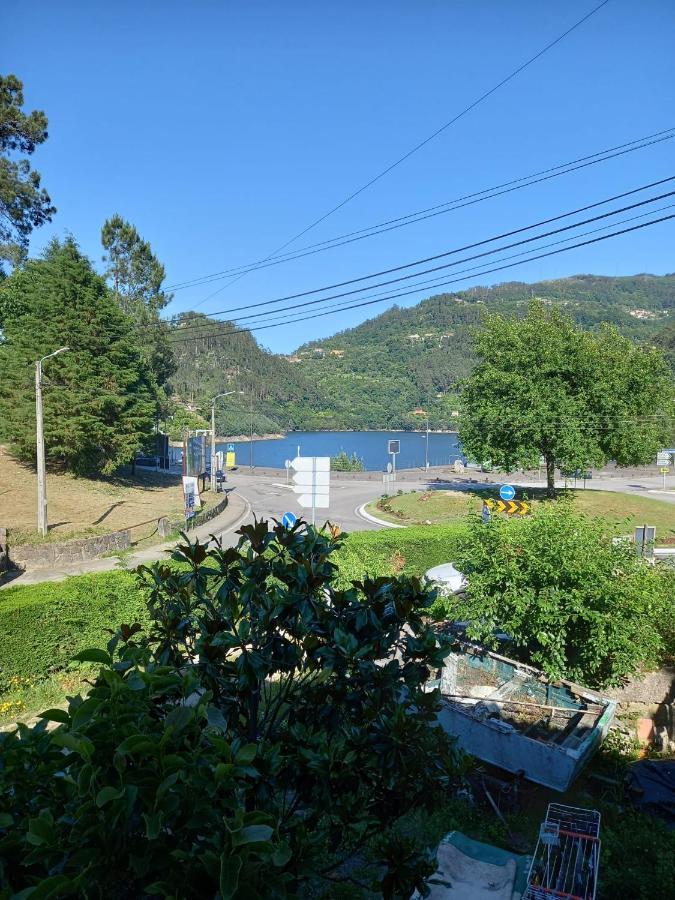 Sobreiro Apartamentos Rio Caldo Eksteriør bilde