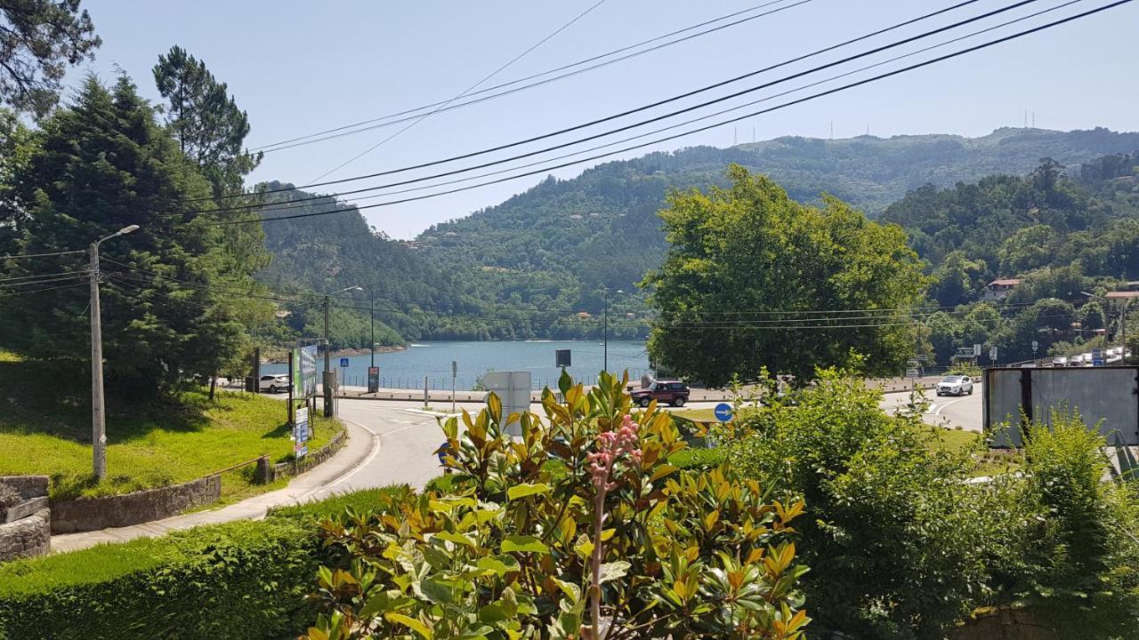 Sobreiro Apartamentos Rio Caldo Eksteriør bilde